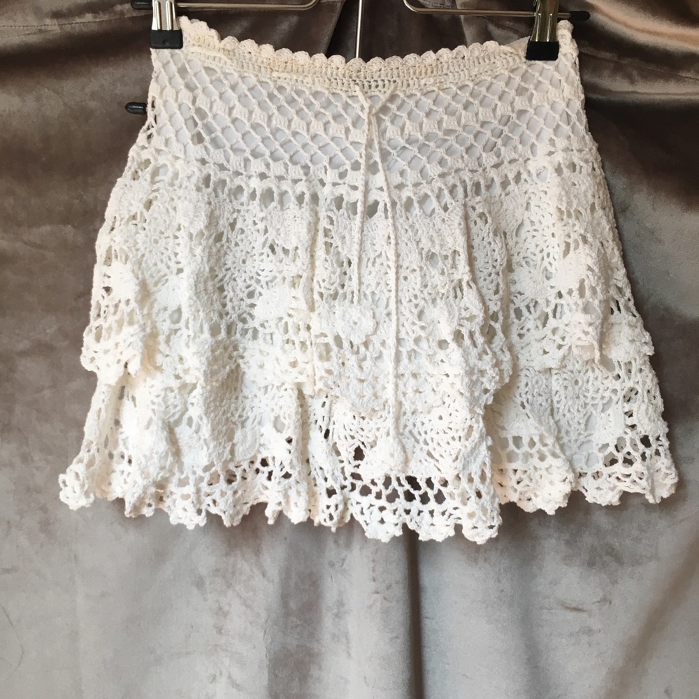Gracia Crochet Mini Skirt White
